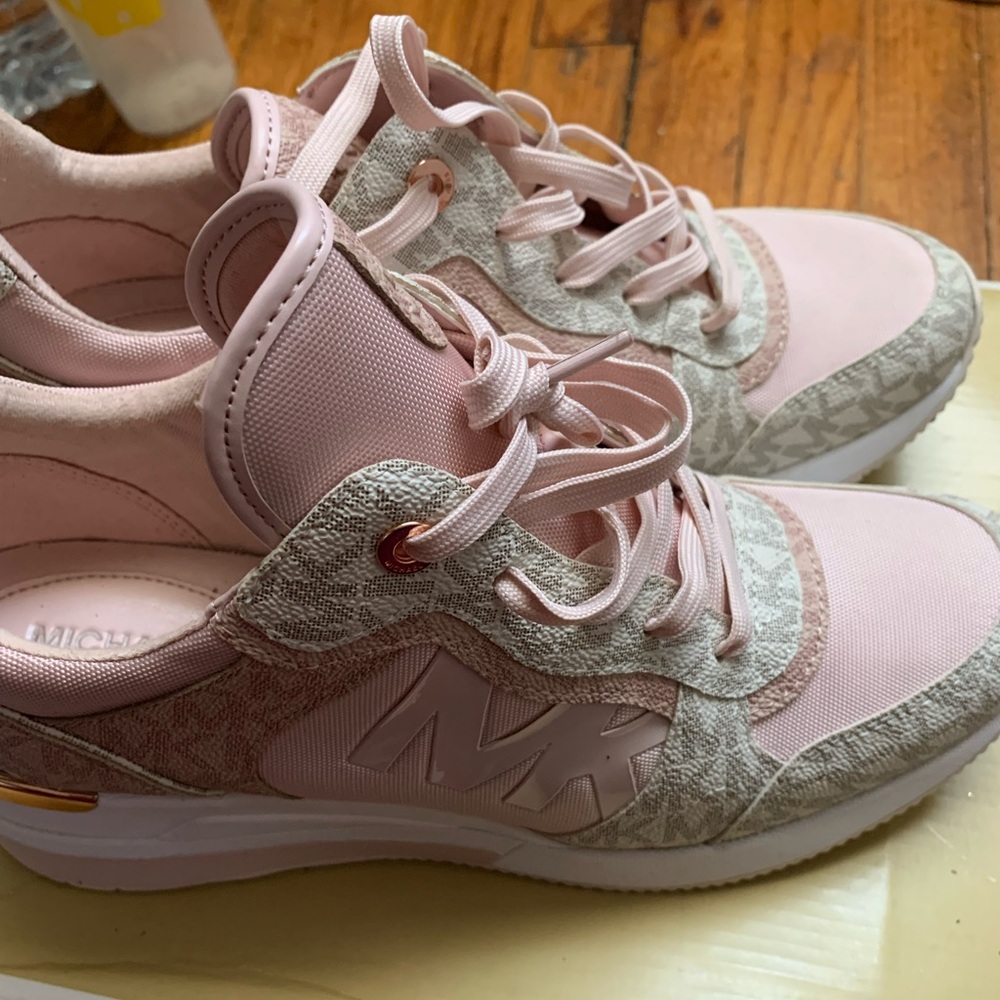 Michael Kors Crista Trainer SZ 9M - Picture 1 of 3
